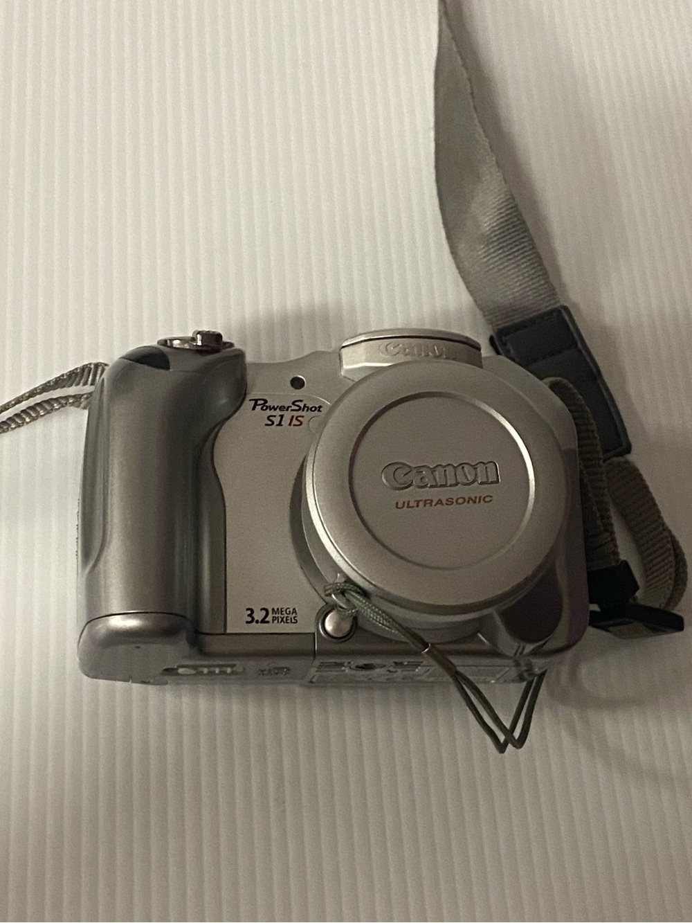 Canon PowerShot S1 IS Digital Camera & Carrying Case Tested Working